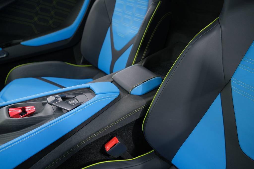 Used 2025 Lamborghini Revuelto AWD/4WD image 31