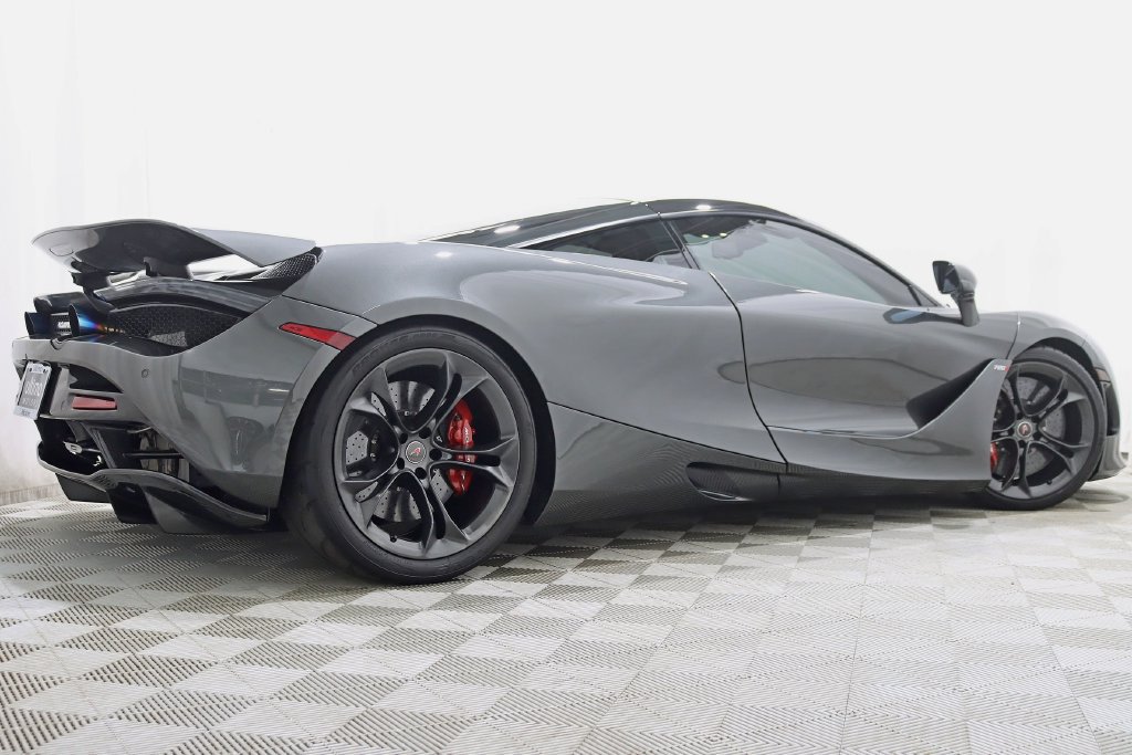 Used 2018 McLaren 720S Performance RWD image 17