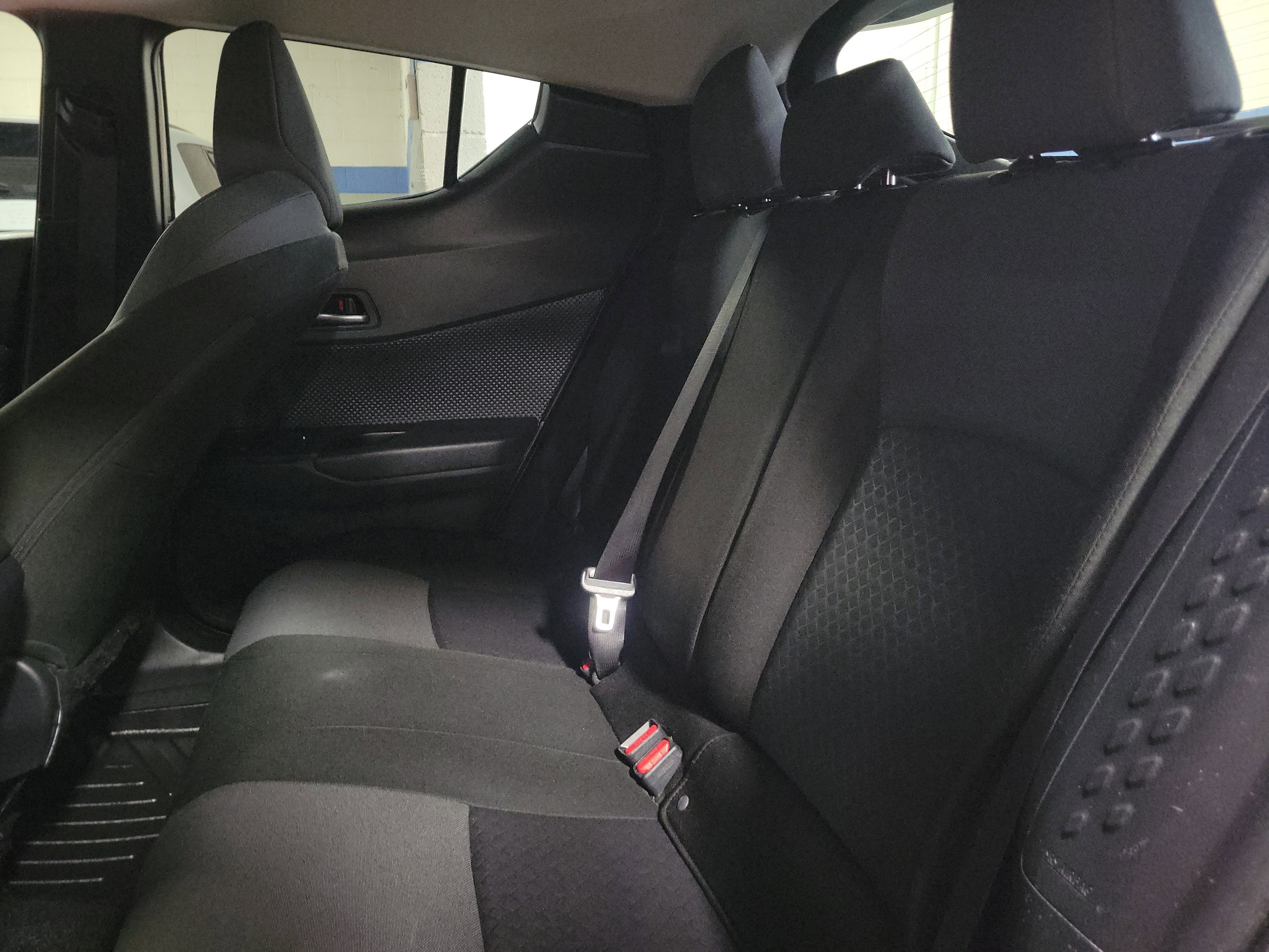Used 2020 Toyota C-HR LE FWD image 10