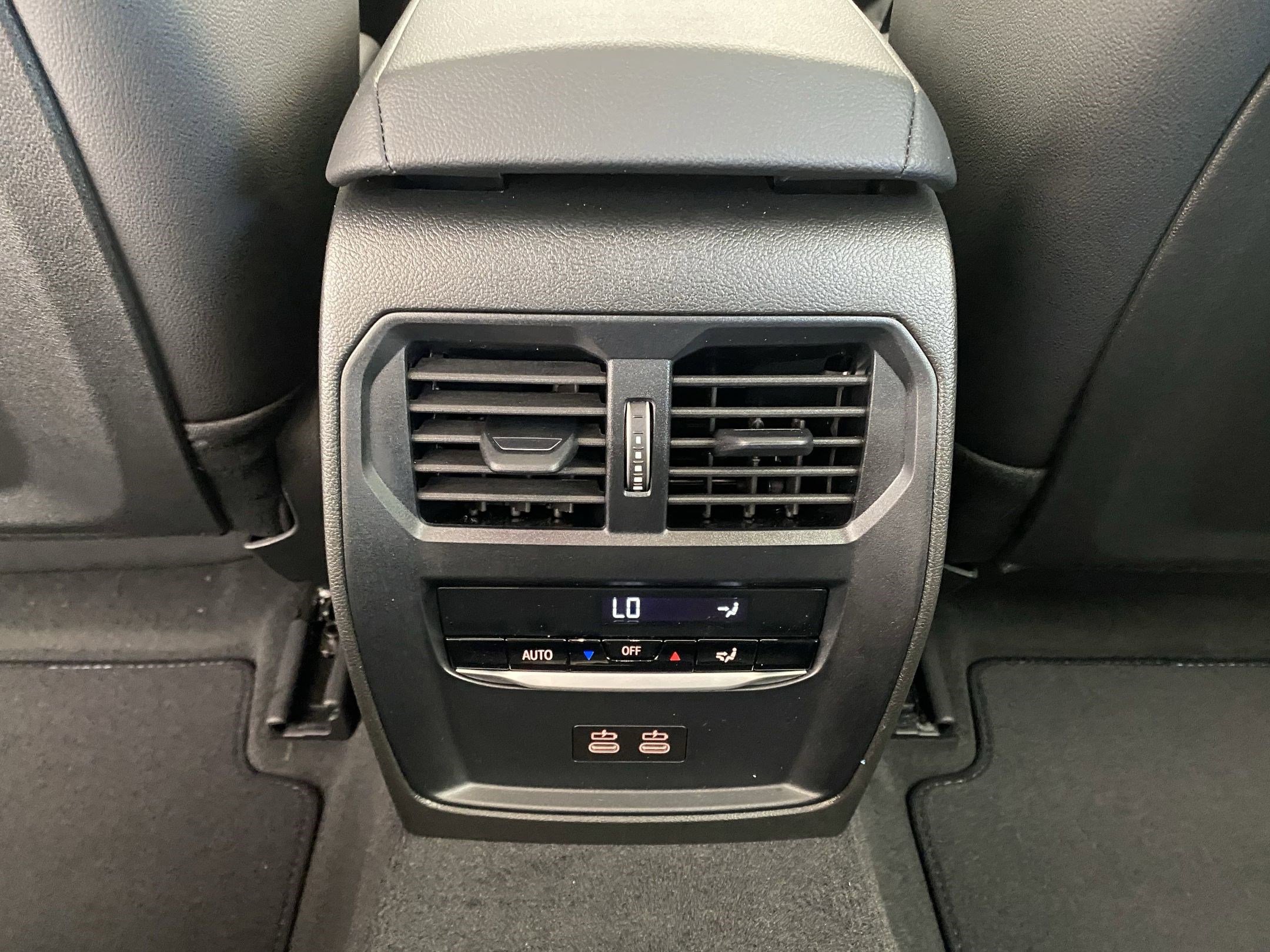 Used 2025 BMW 330i xDrive Sedan w/ Convenience Package image 29