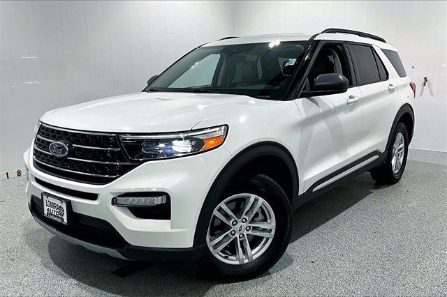 Used 2021 Ford Explorer XLT w/ Equipment Group 202A image 3