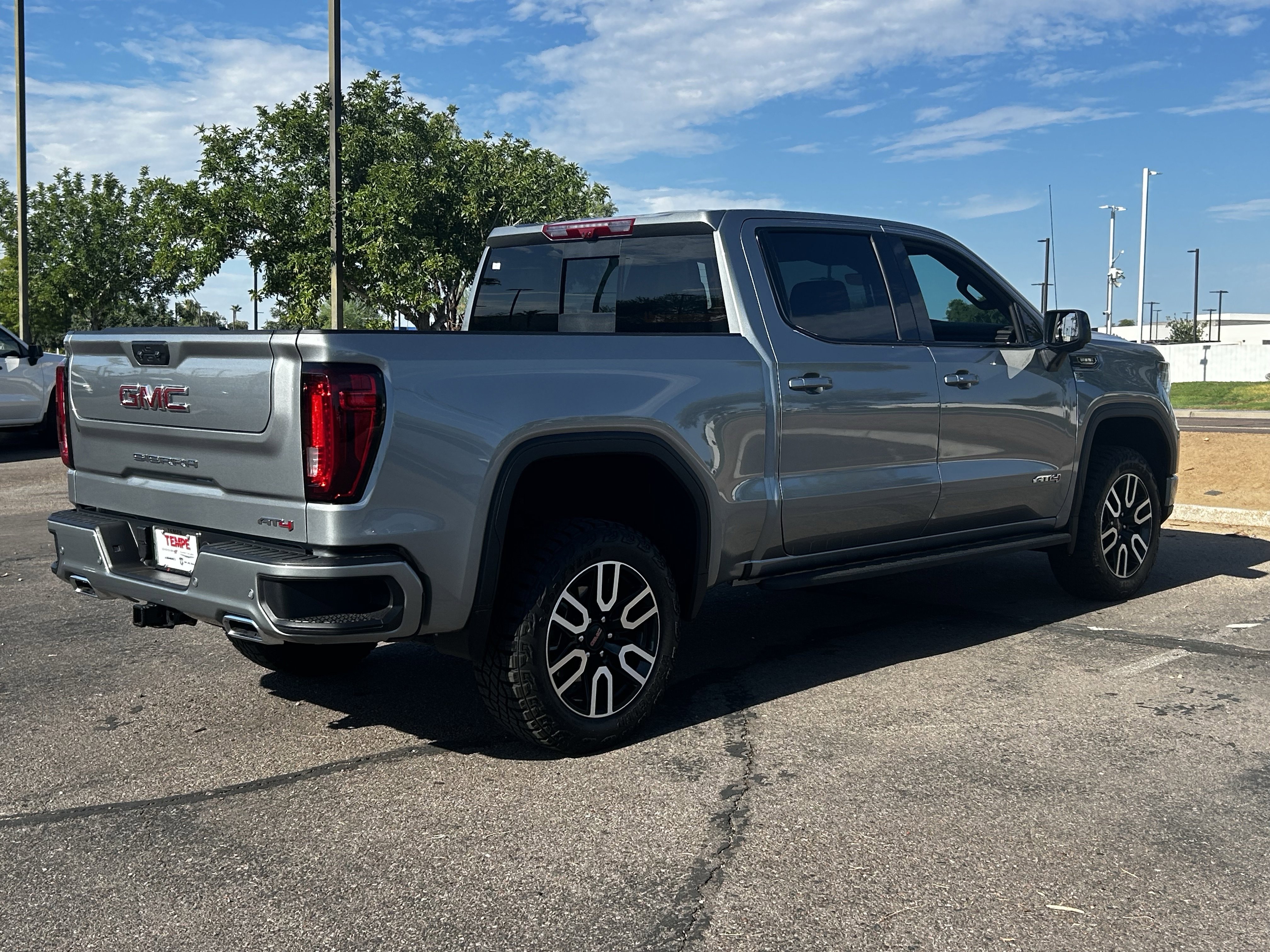 Used 2025 GMC Sierra 1500 AT4 w/ AT4 Premium Package image 7