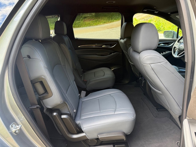 Used 2024 Buick Enclave Essence image 24