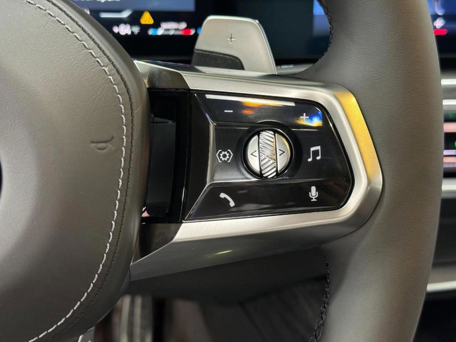 Certified 2025 BMW 760i xDrive w/ Executive Package image 31