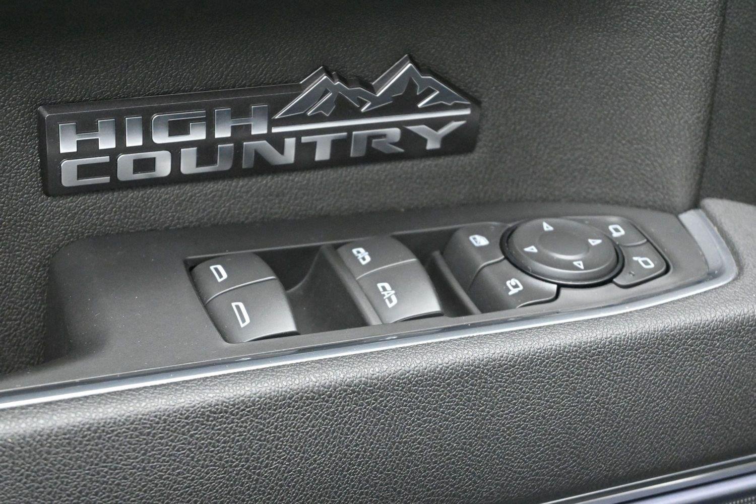 Used 2025 Chevrolet Silverado 1500 High Country w/ Technology Package AWD/4WD image 11