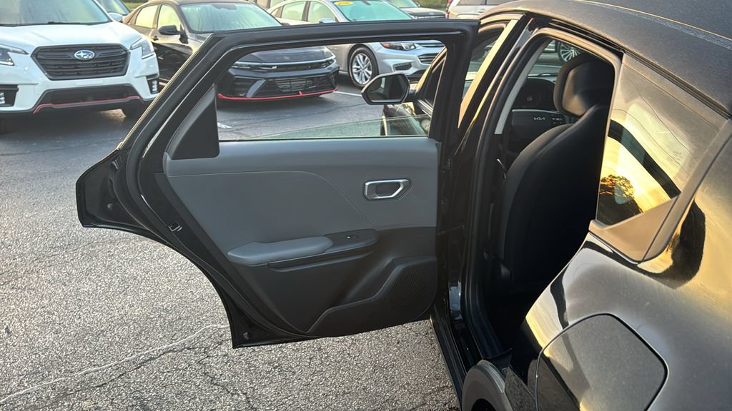 Used 2025 Kia K4 FWD image 27