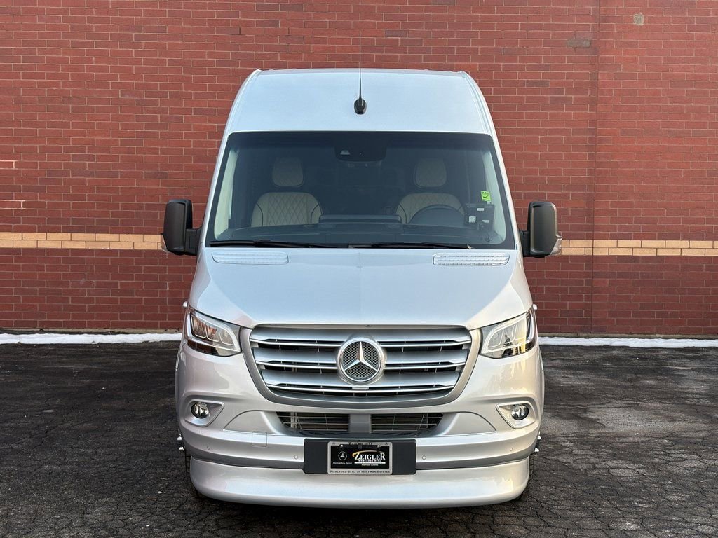Used 2024 Mercedes-Benz Sprinter 3500 image 2