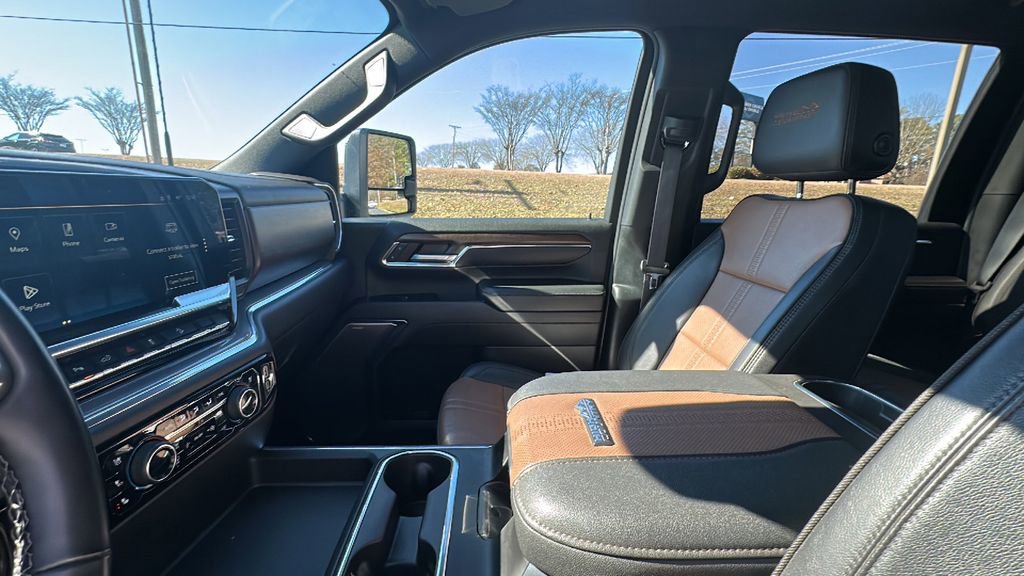 Used 2024 Chevrolet Silverado 2500 High Country w/ High Country Premium Package image 15