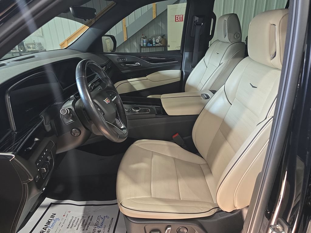 Used 2022 Cadillac Escalade ESV Sport AWD/4WD image 13