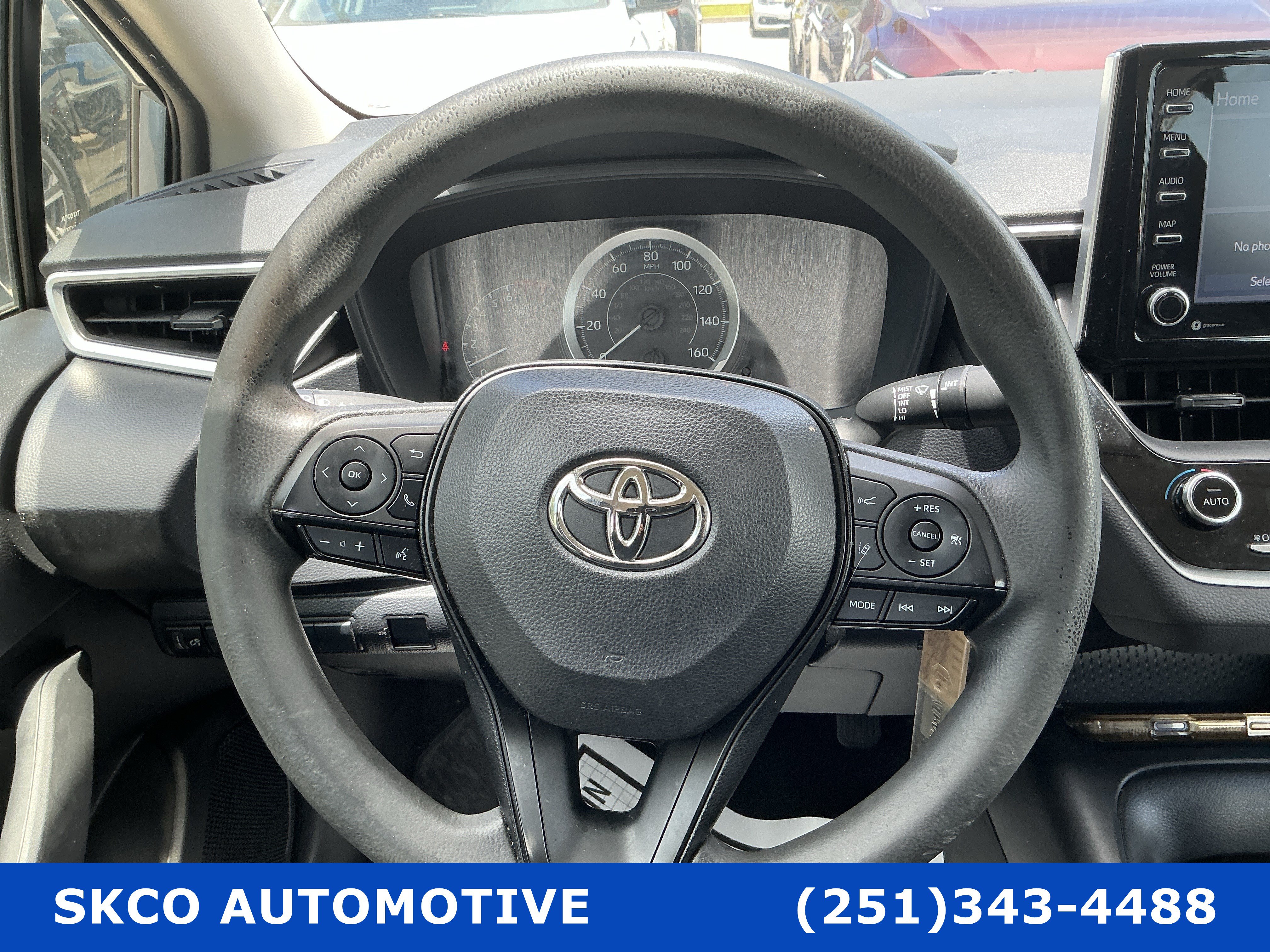 Used 2021 Toyota Corolla LE FWD image 18