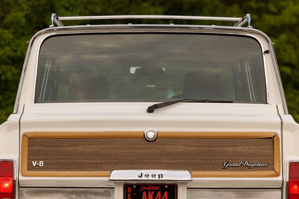 Used 1989 Jeep Grand Wagoneer AWD/4WD image 39