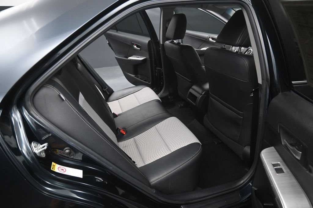 Used 2012 Toyota Camry SE FWD image 30