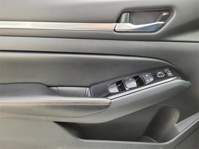 Used 2024 Nissan Altima 2.5 SR image 29
