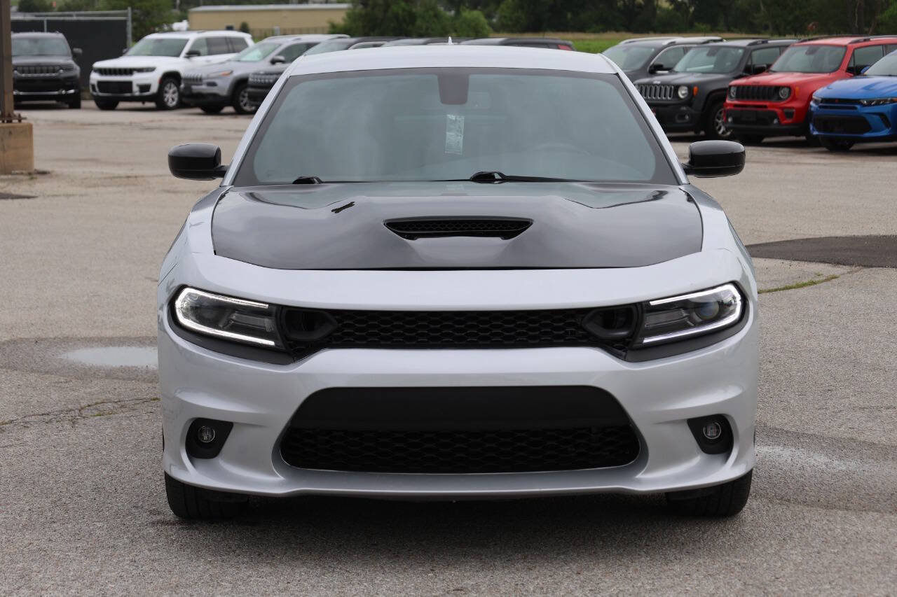Used 2023 Dodge Charger SXT w/ Blacktop Package AWD/4WD image 5
