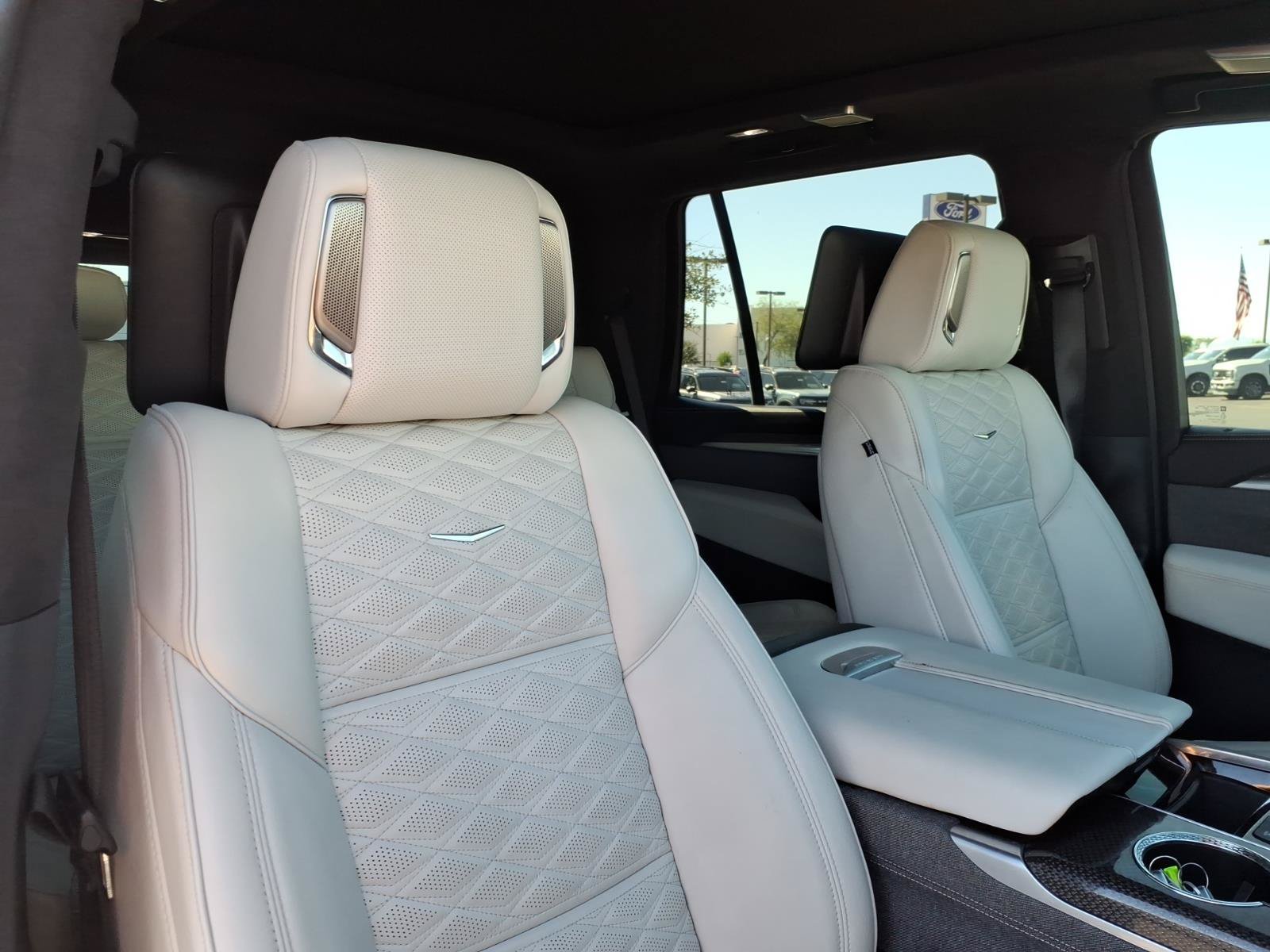 Used 2025 Cadillac Escalade V w/ LPO, ONYX Package AWD/4WD image 12