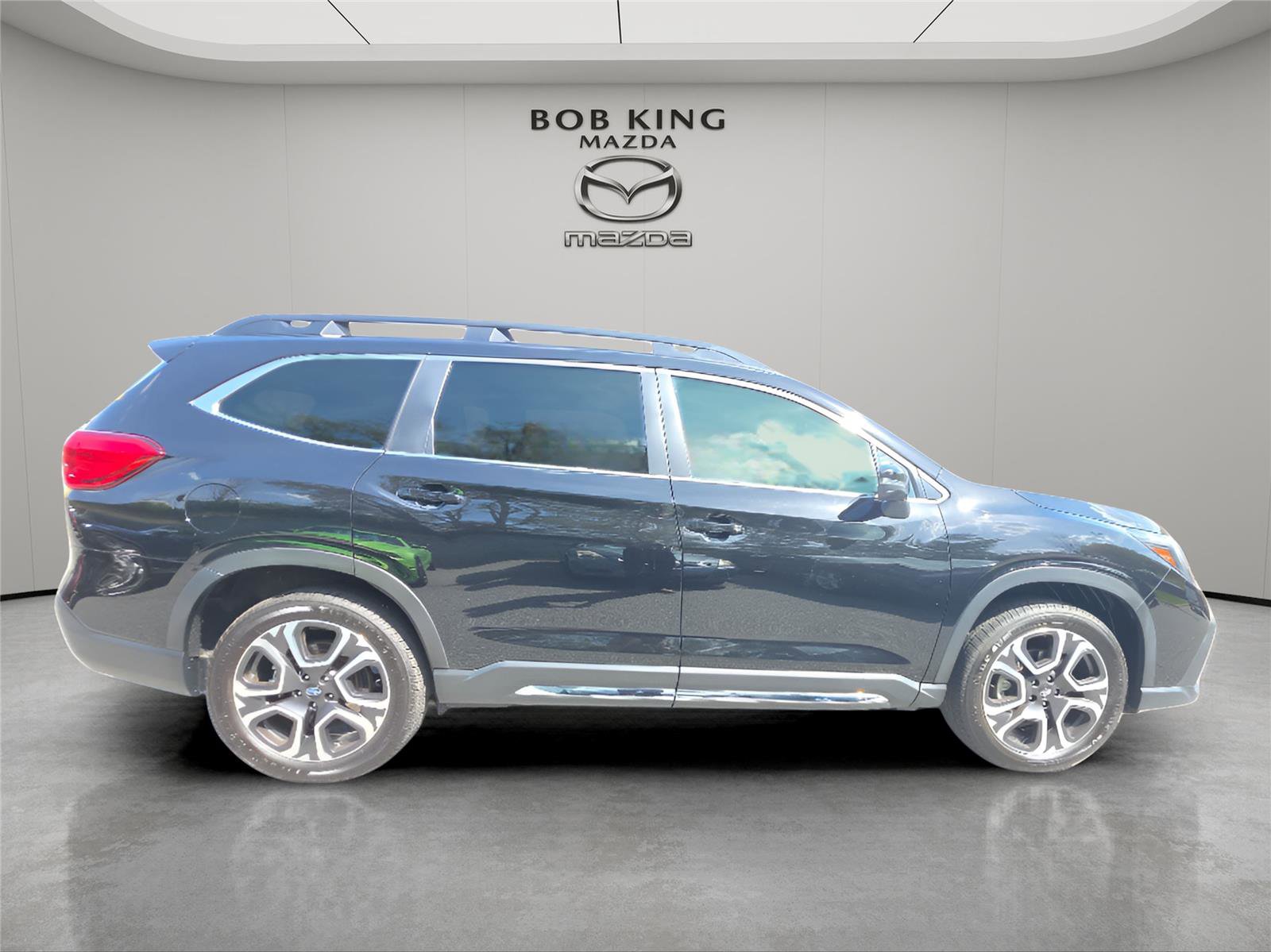 Used 2023 Subaru Ascent Limited AWD/4WD image 4