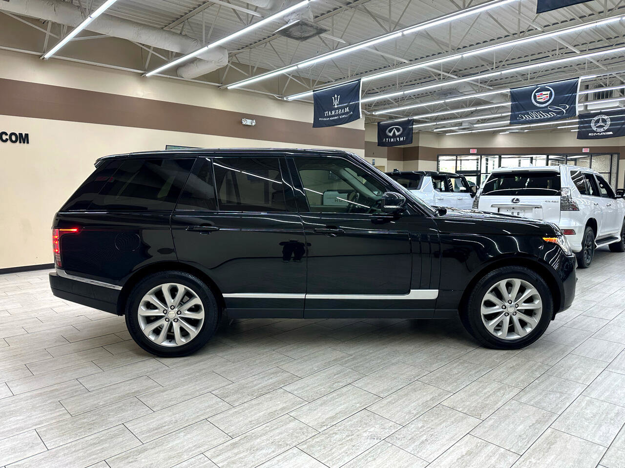 Used 2014 Land Rover Range Rover HSE image 6