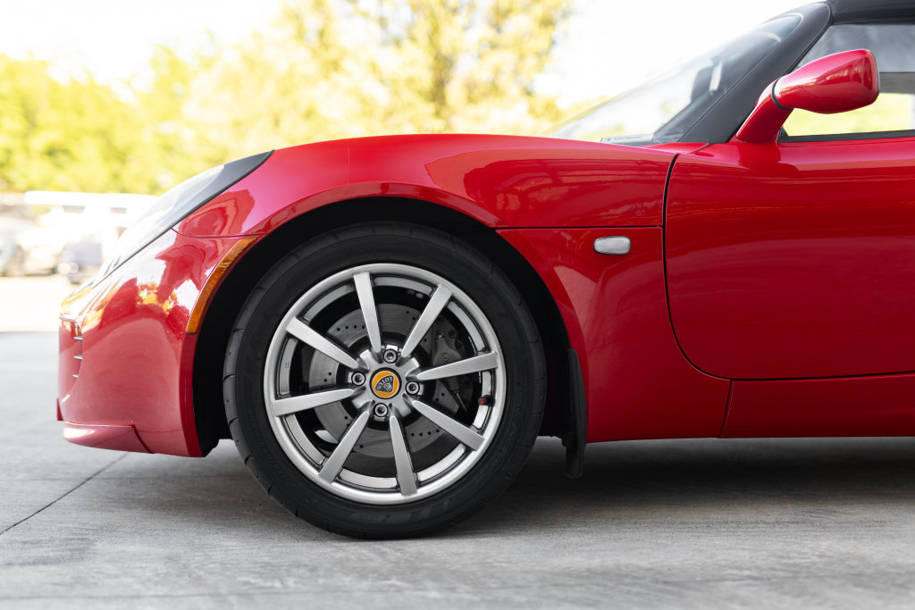 Used 2005 Lotus Elise RWD image 10