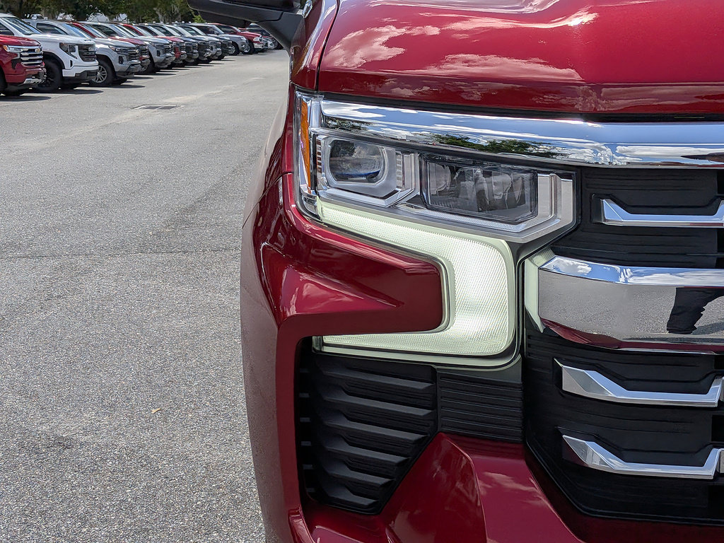 Certified 2025 Chevrolet Silverado 1500 High Country AWD/4WD image 9