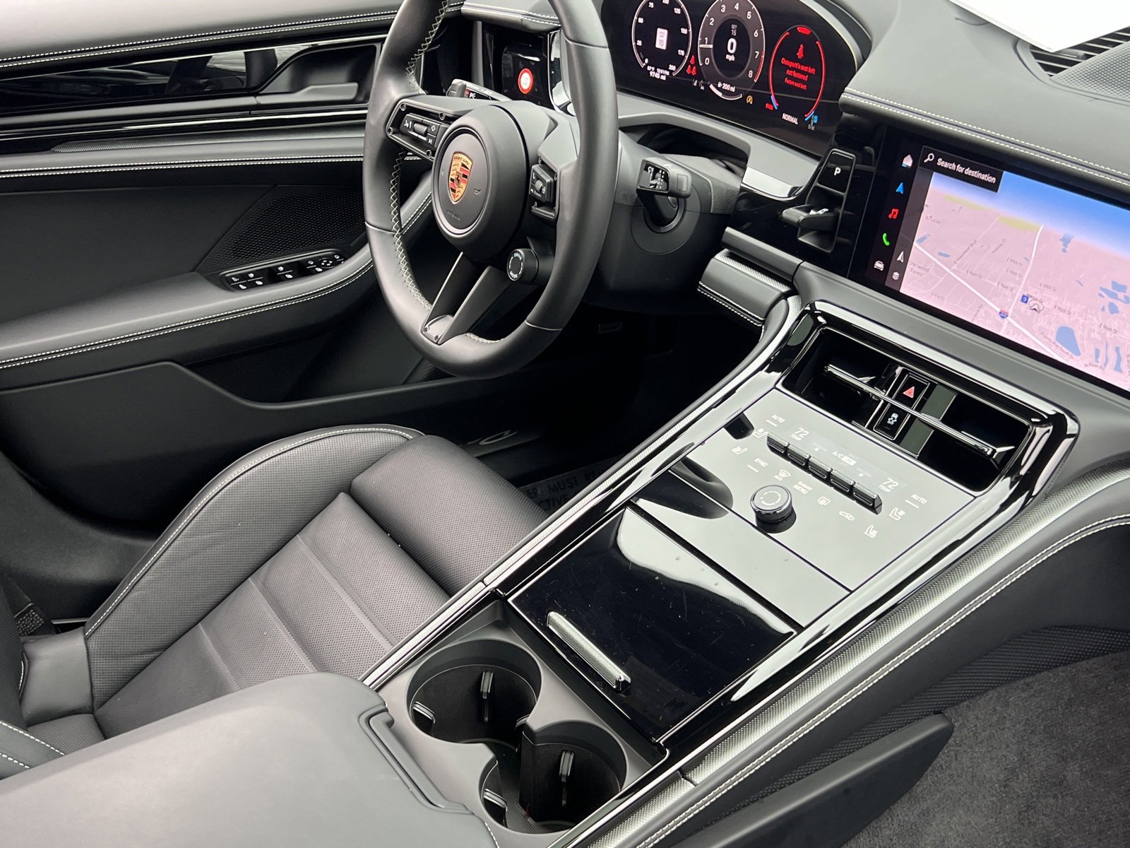 Certified 2025 Porsche Panamera 4 image 15