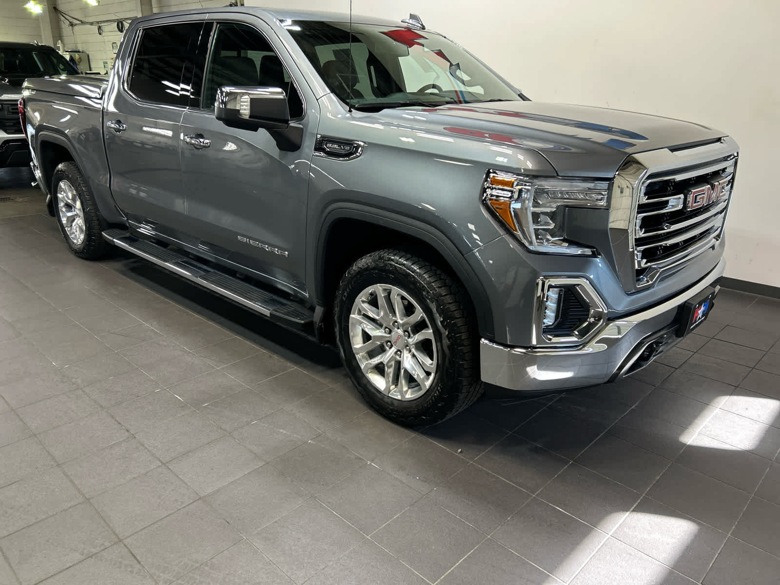 Used 2021 GMC Sierra 1500 SLT w/ SLT Convenience Package AWD/4WD image 2