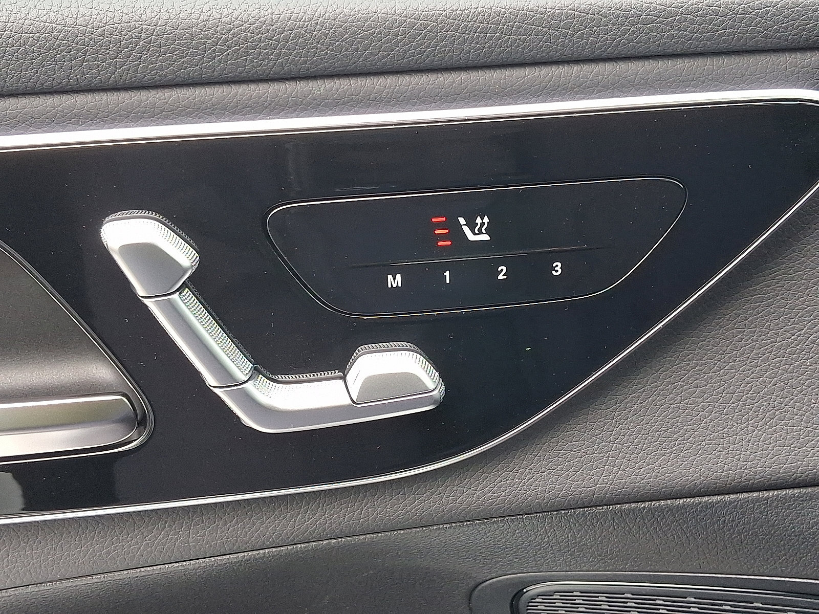 Used 2026 Mercedes-Benz GLC 300 4MATIC image 14