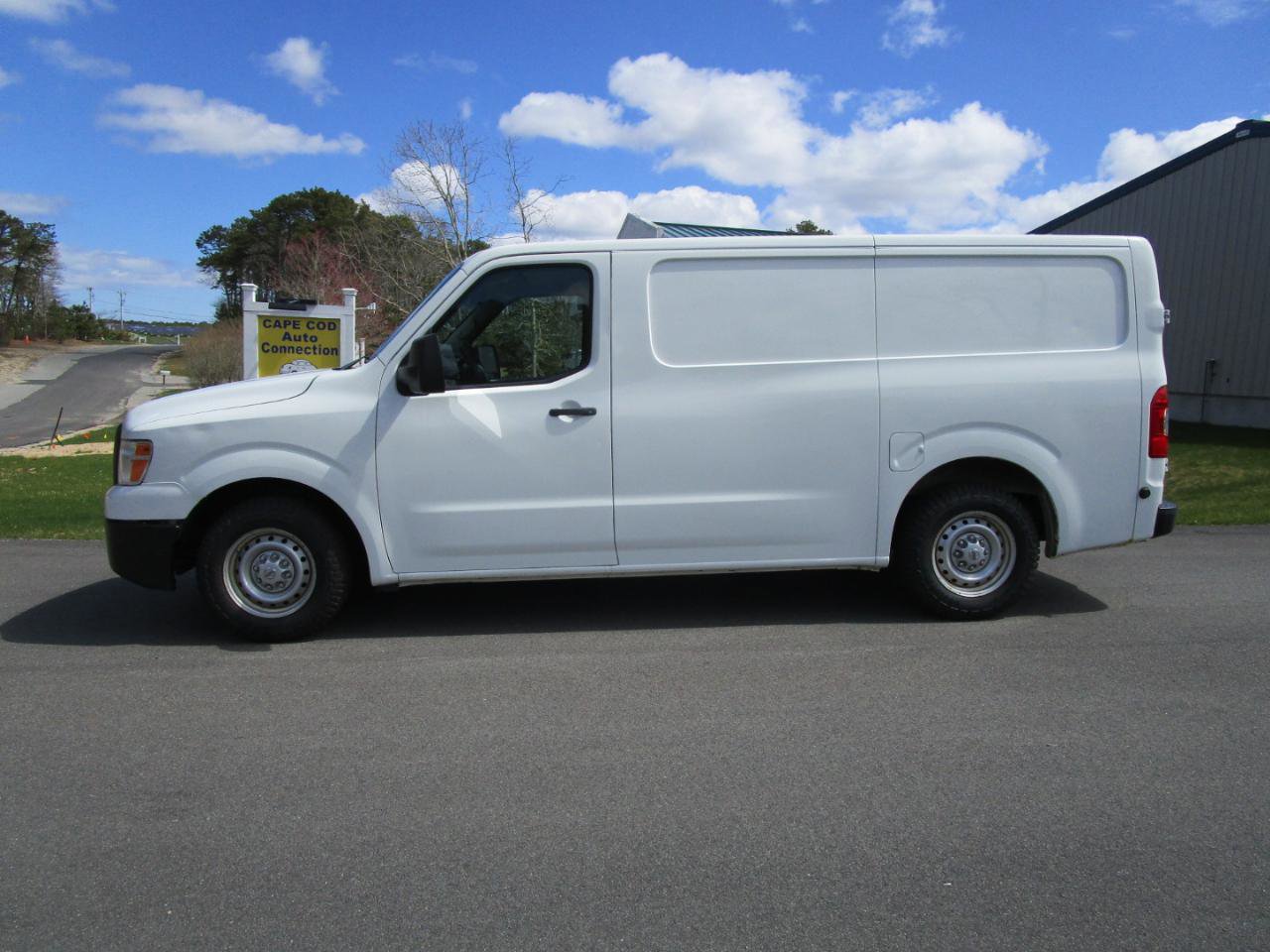 Used 2017 Nissan NV 2500 S w/ Power Basic Package RWD image 2