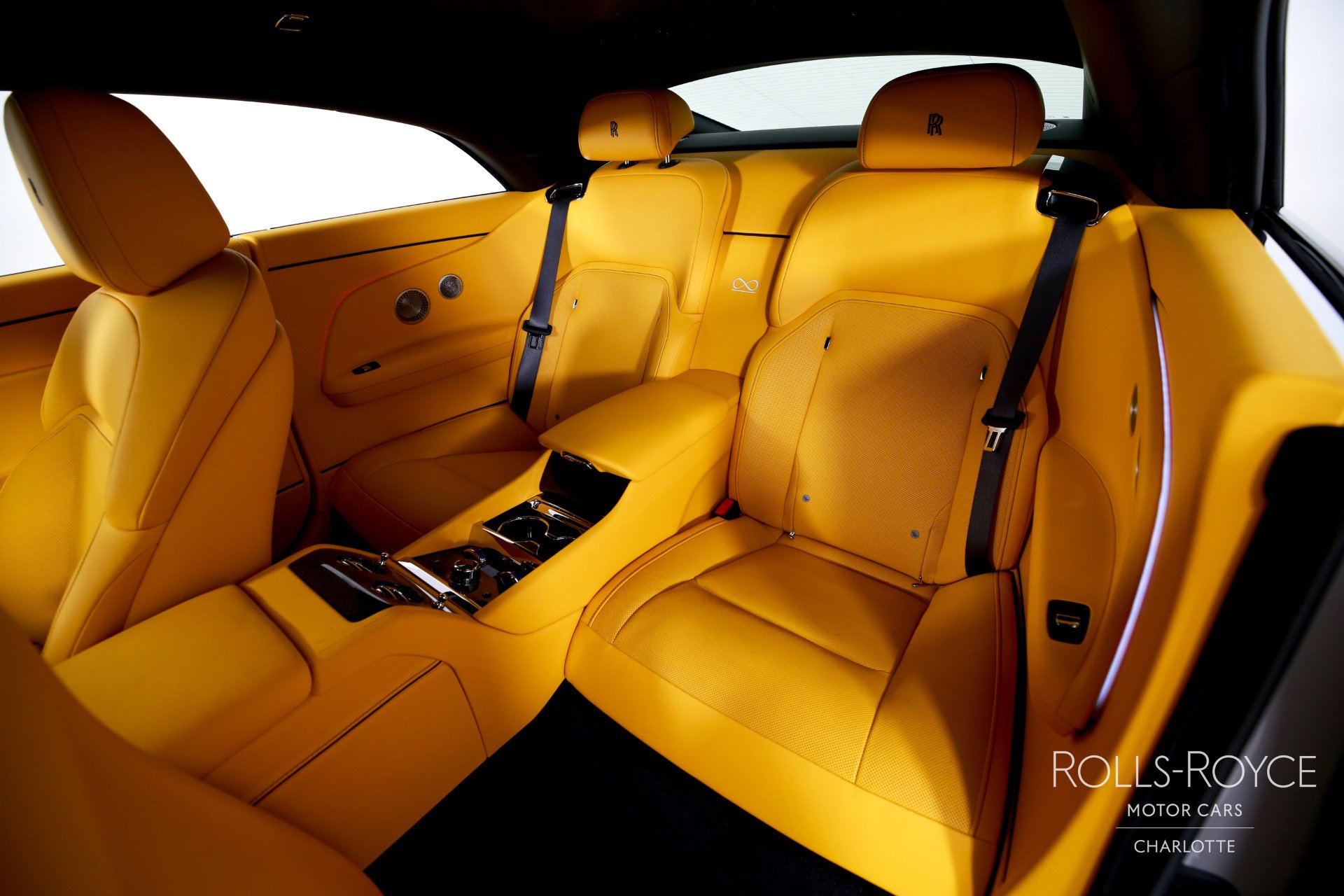 New 2025 Rolls-Royce Spectre Black Badge w/ Spectre Enhancement Package image 18