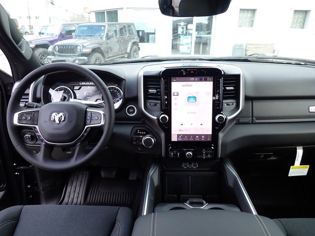 New 2026 RAM 1500 4x4 Crew Cab image 14