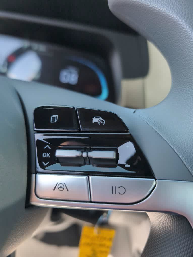 New 2026 Hyundai Elantra SE FWD image 30