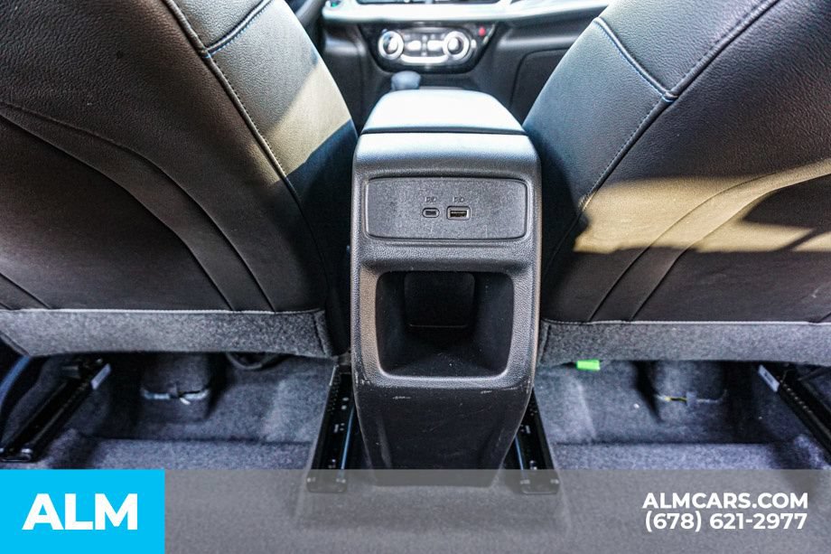 Used 2025 Chevrolet Trax LT FWD image 30