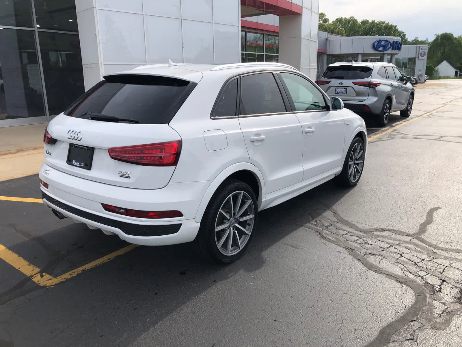 Used 2018 Audi Q3 2.0T Premium AWD/4WD image 4