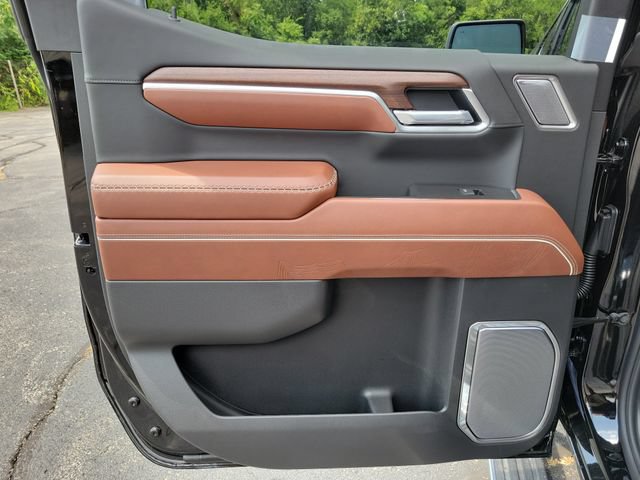 New 2026 GMC Sierra 1500 Denali Ultimate w/ LPO, Black Badging Package AWD/4WD image 14