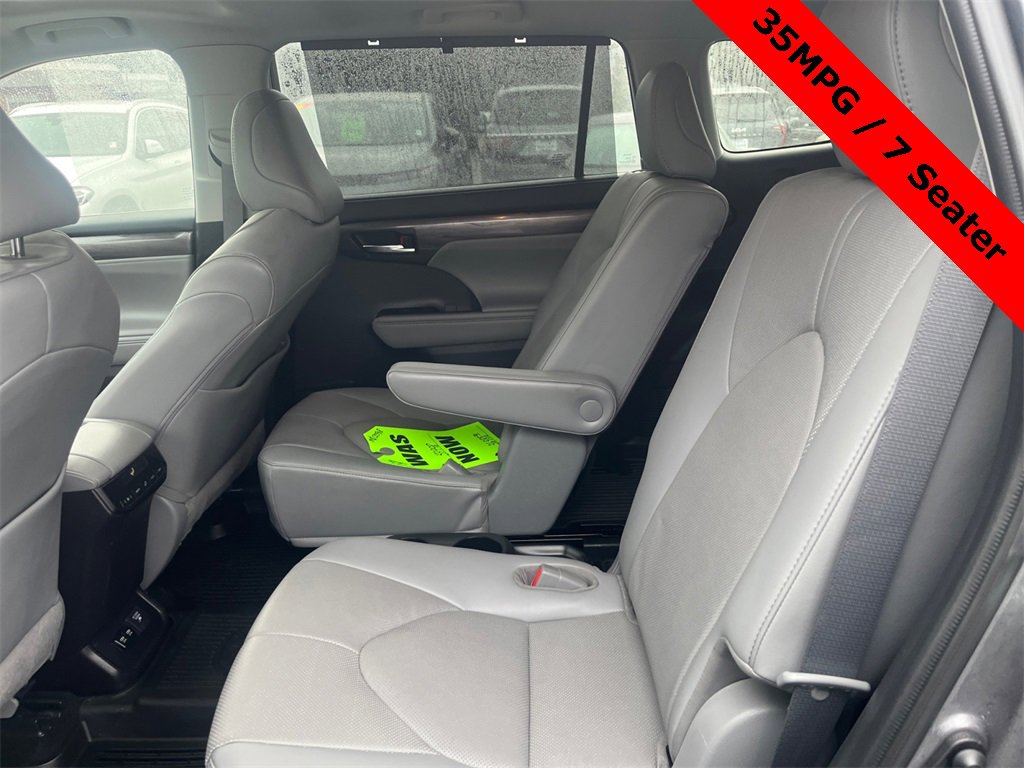 Used 2021 Toyota Highlander Limited image 17