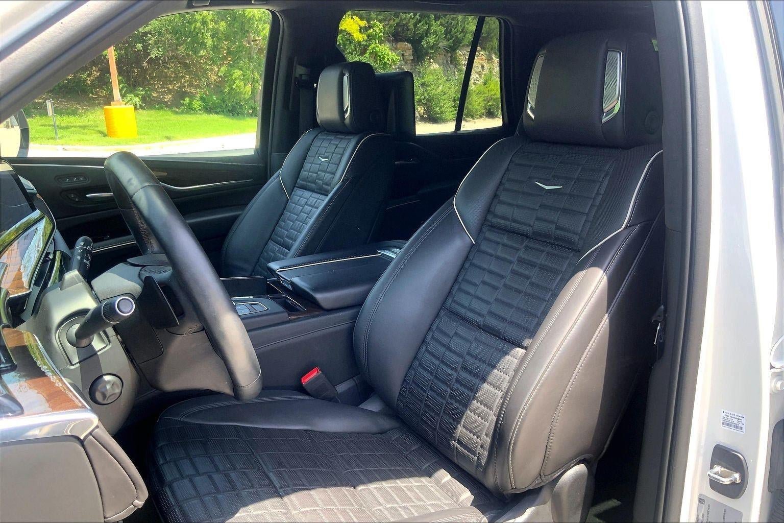 Certified 2022 Cadillac Escalade Sport Platinum w/ Heavy-Duty Trailer Package AWD/4WD image 23