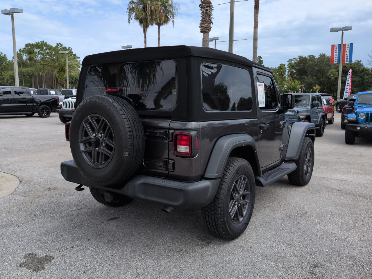 Used 2024 Jeep Wrangler Sport AWD/4WD image 4