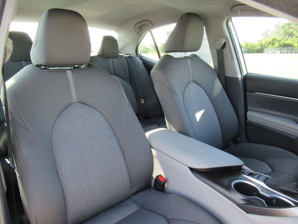 Used 2022 Toyota Camry LE image 8