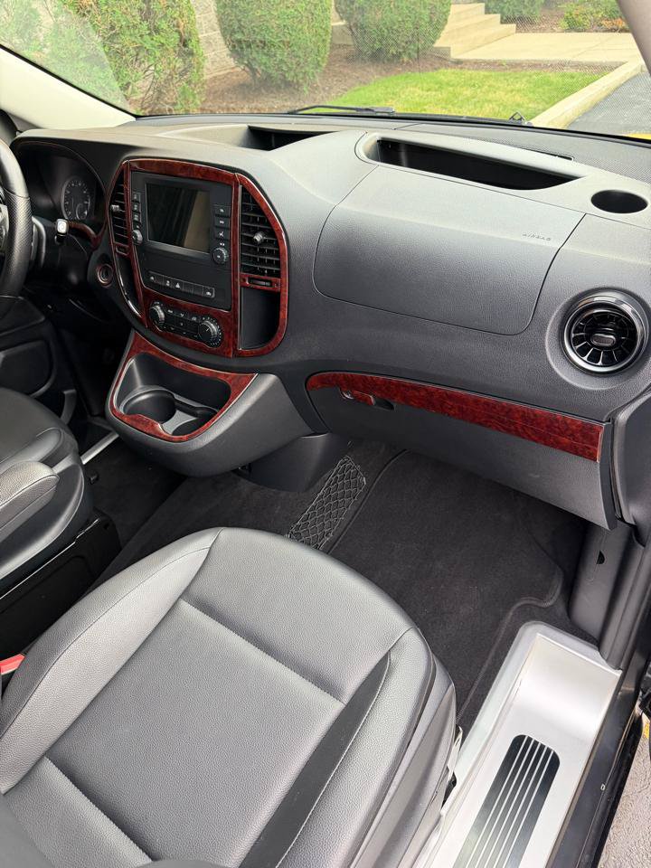 Used 2021 Mercedes-Benz Metris Passenger image 40