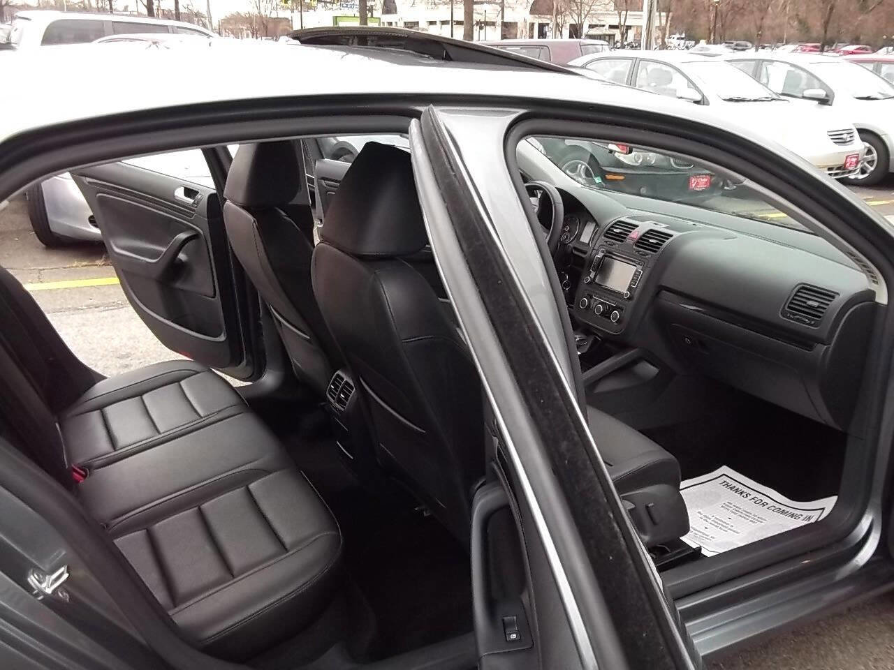 Used 2010 Volkswagen Jetta SE image 5