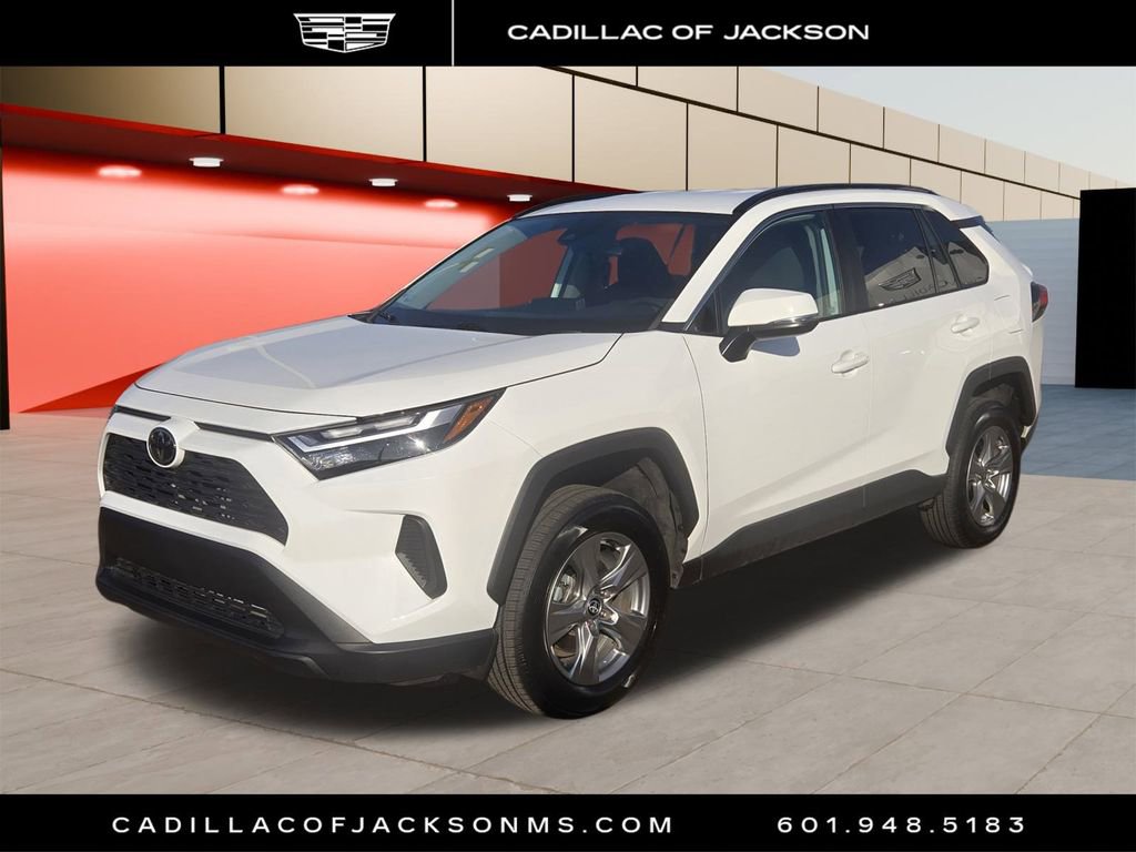 Used 2023 Toyota RAV4 XLE image 1