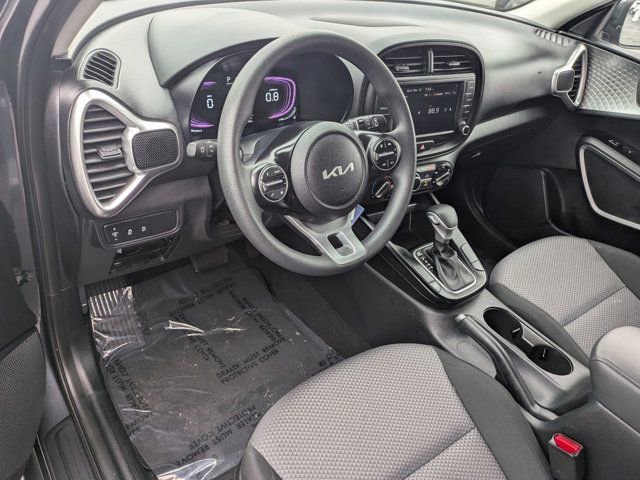 Used 2025 Kia Soul LX w/ LX Technology Package image 16