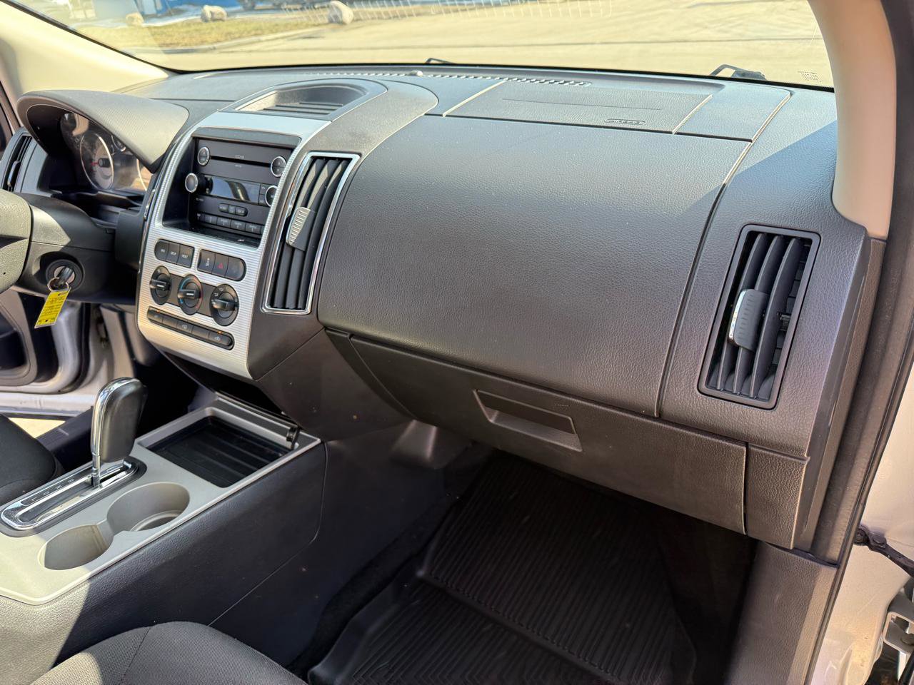 Used 2010 Ford Edge SEL image 26
