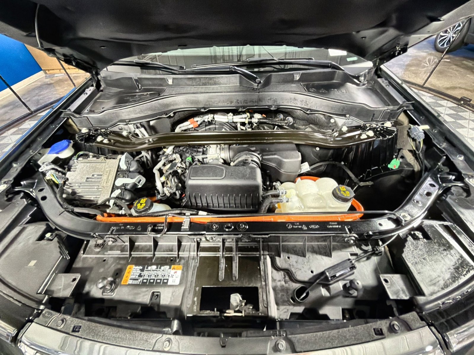 Used 2022 Ford Explorer Limited w/ Hybrid Equipment Group 310A image 35