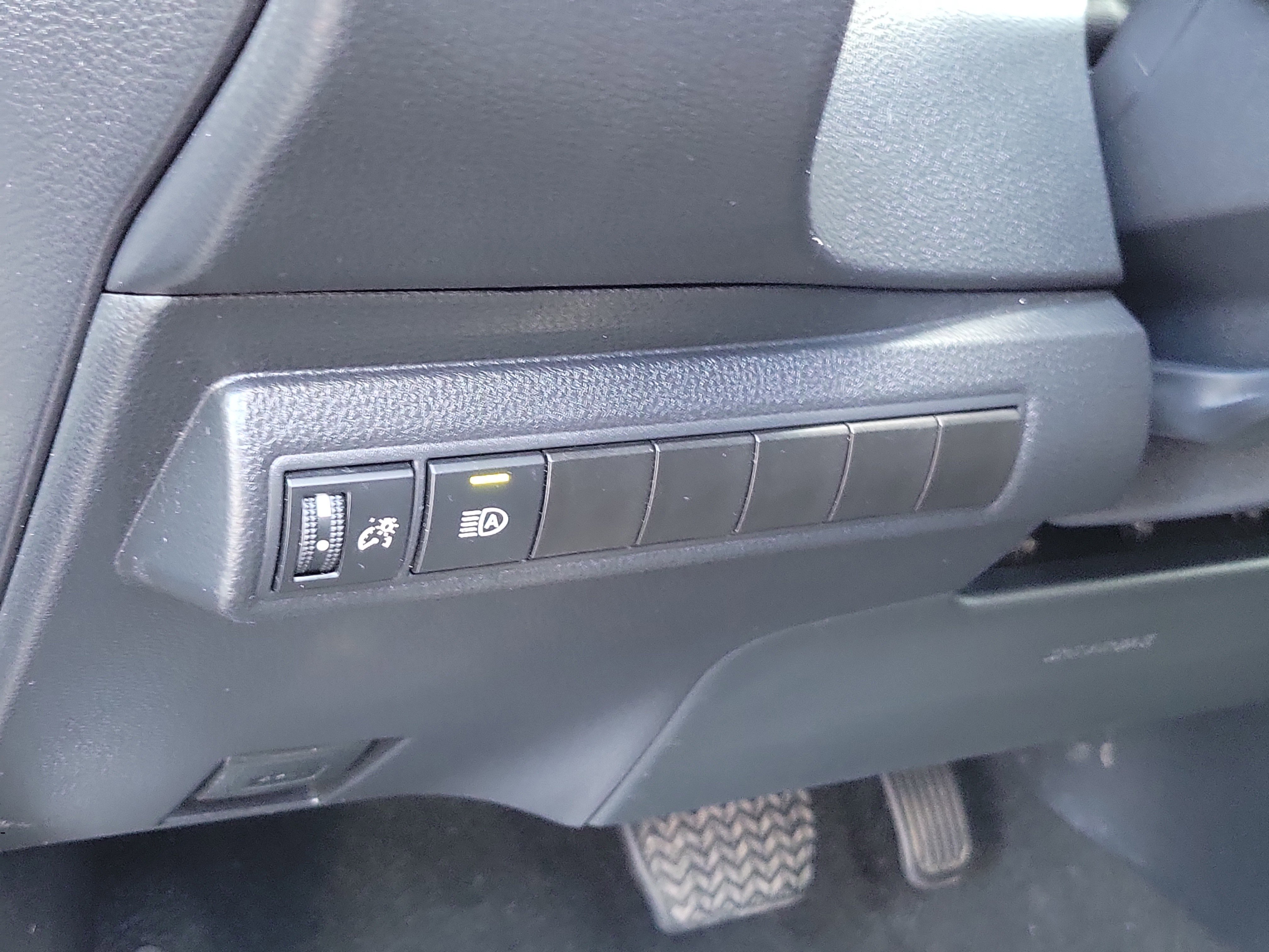 Certified 2025 Toyota Corolla LE FWD image 16