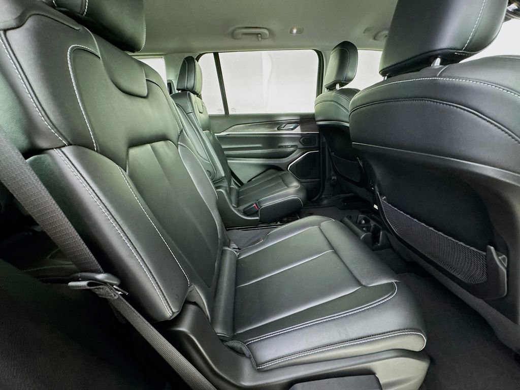 Used 2022 Jeep Grand Cherokee L Limited RWD image 35