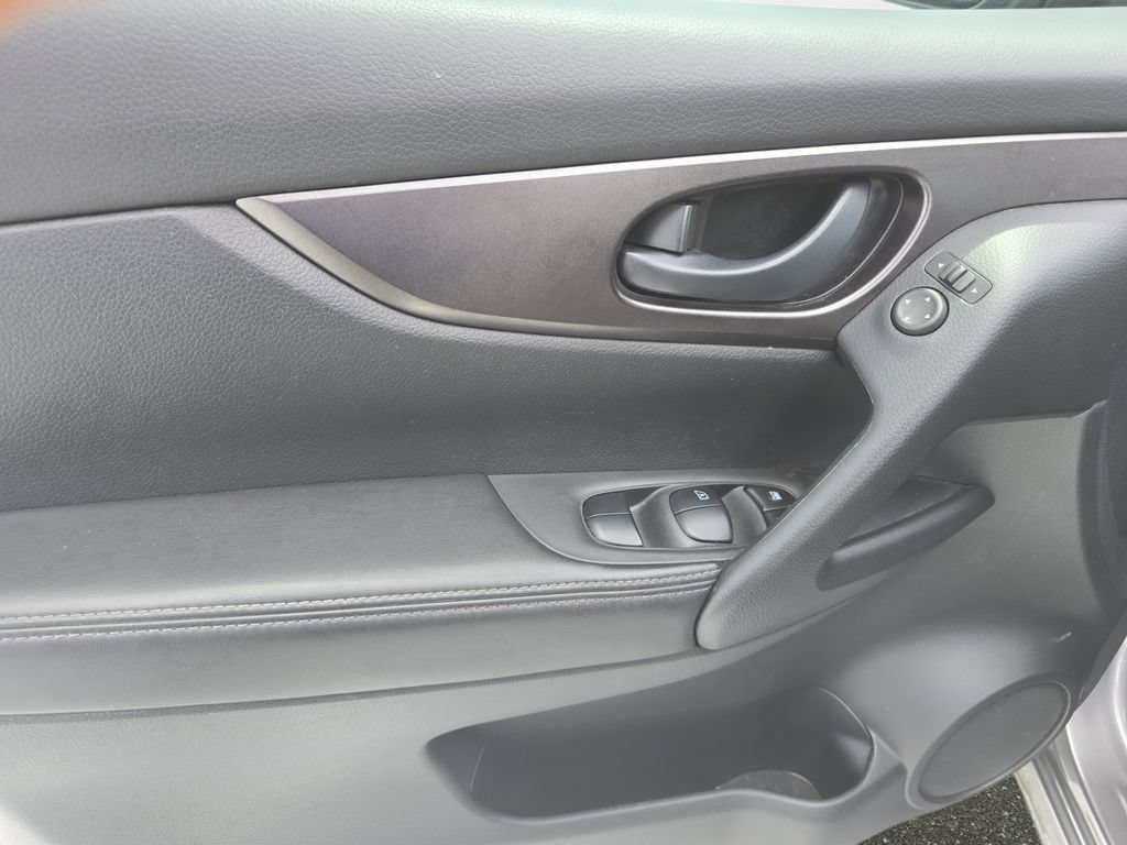 Used 2019 Nissan Rogue Sport S FWD image 21