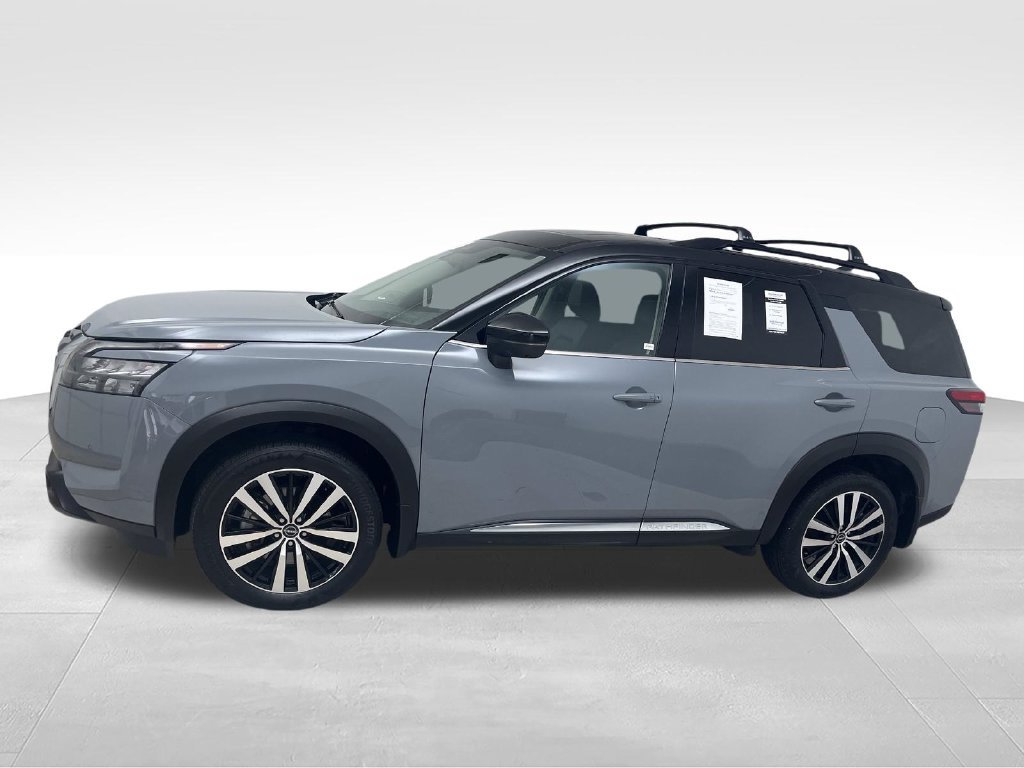 Certified 2025 Nissan Pathfinder Platinum w/ Cargo Package AWD/4WD image 2