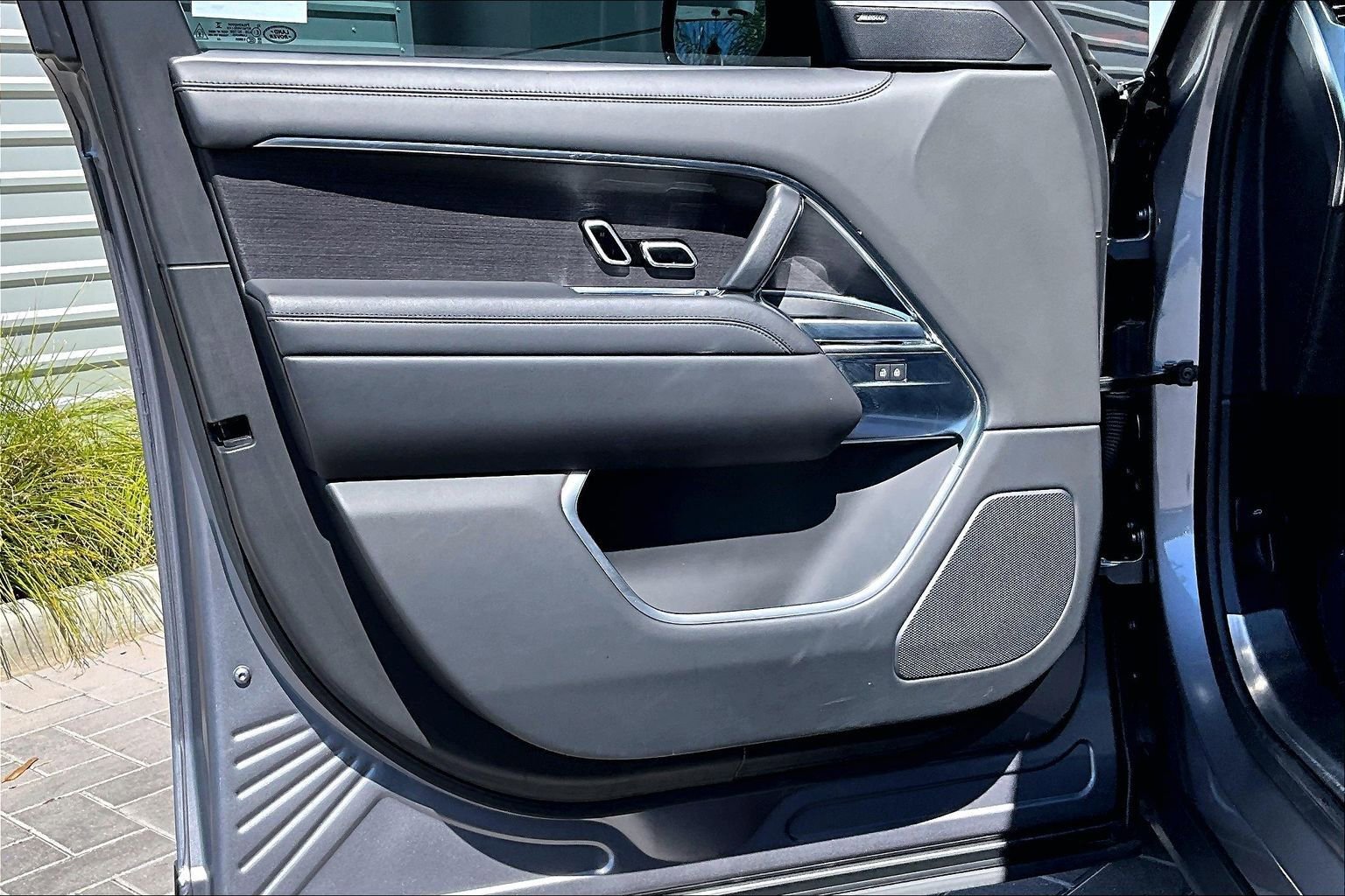 Used 2023 Land Rover Range Rover SE image 23