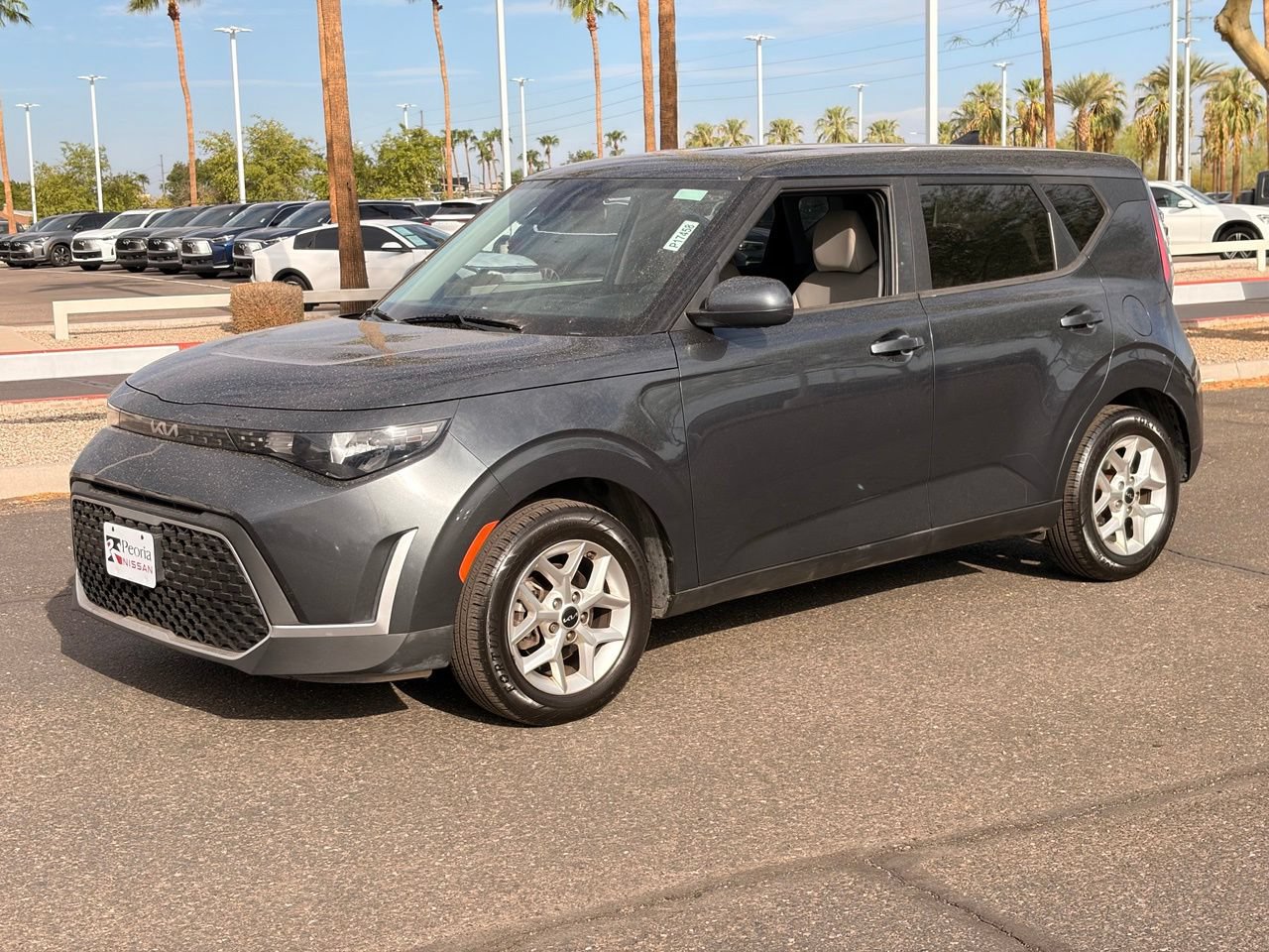 Used 2023 Kia Soul LX w/ LX Technology Package FWD image 2