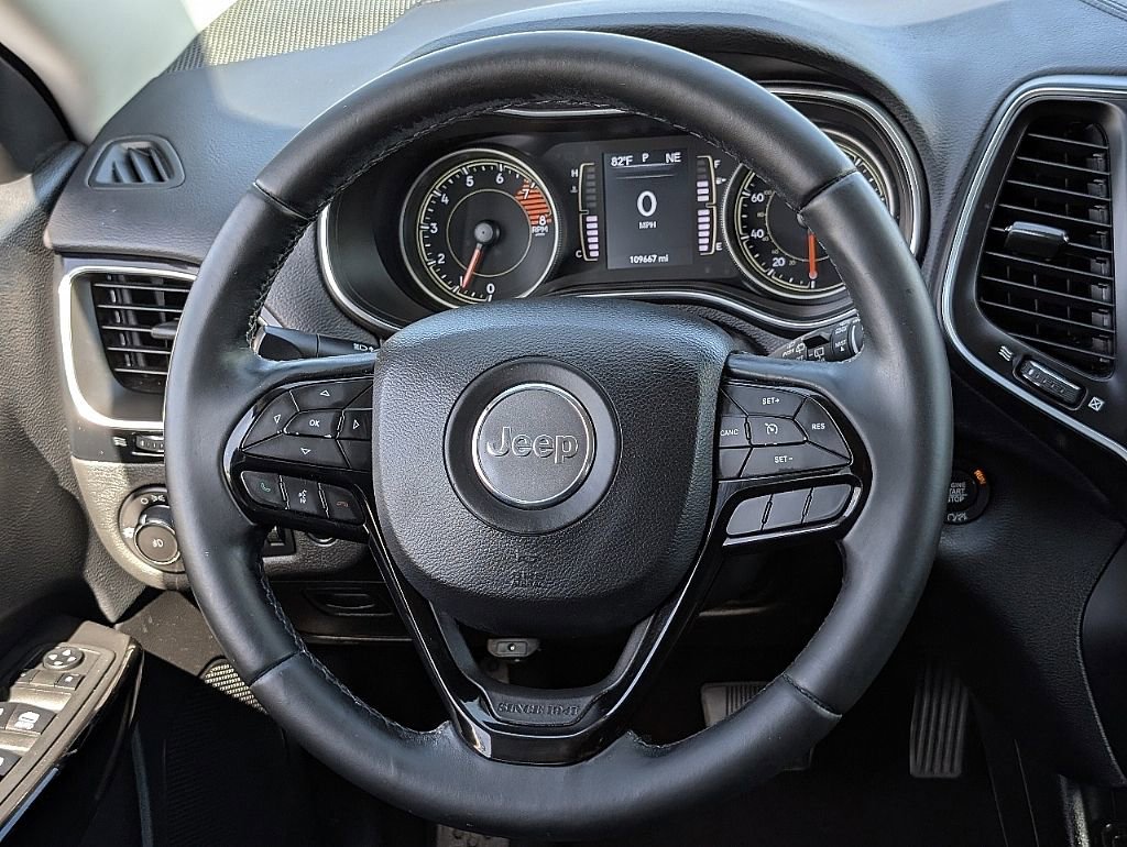 Used 2019 Jeep Cherokee Latitude Plus image 24
